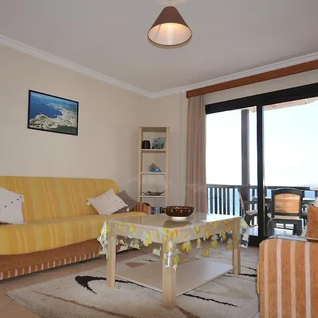 Sleeps 5 With Pool And Air Con