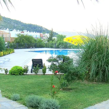 Sleeps 5 With Pool And Air Con