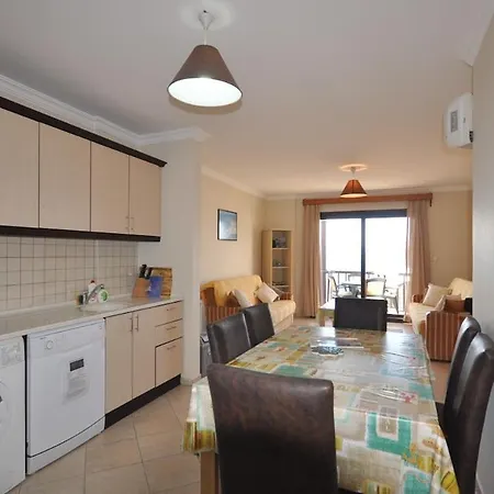Sleeps 5 With Pool And Air Con *