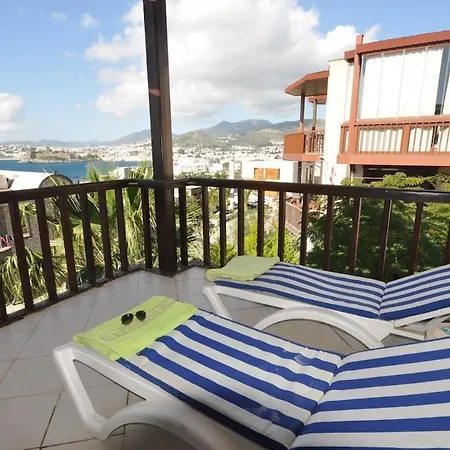 Sleeps 5 With Pool And Air Con